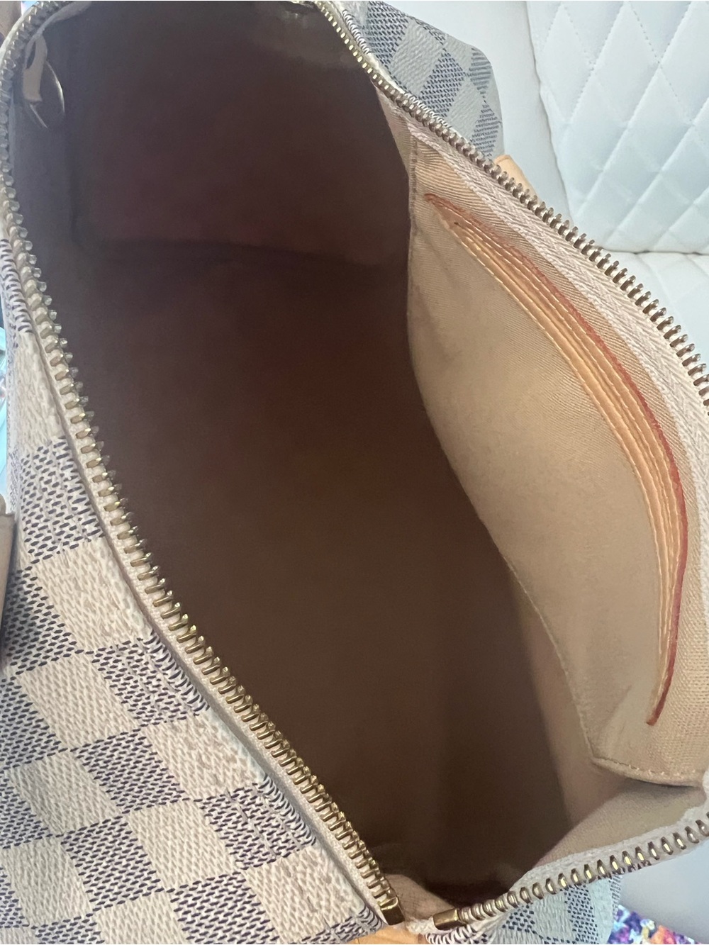 AUTHENTIC Louis Vuitton Damier Azur Speedy 30 in White and Tan - Picture 8 of 10